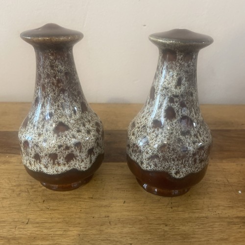 Fosters pottery salt pepper - ,