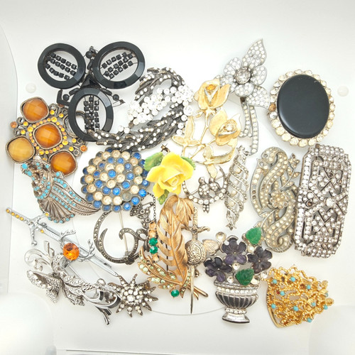Broken brooches job lot bundle - broken,