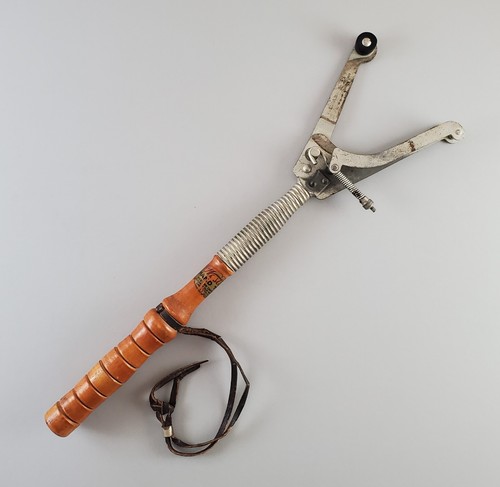 Vintage western hand trap - vintage,