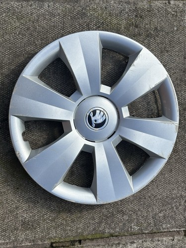 Skoda fabia wheel trim x - skoda,