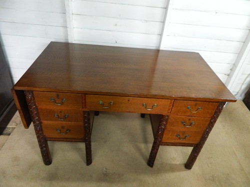 Solid oak carved - solid, pedestal