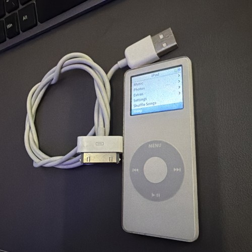 Apple ipod nano 1st - ipod,
