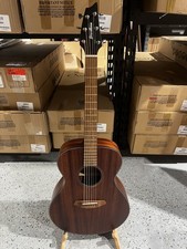 Breedlove Discovery S Concert