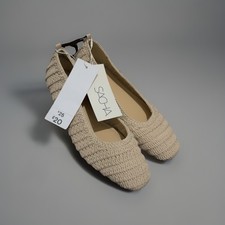 Sacha Ballerina Comfortable Flat Shoes Pumps Loafers Size 5. Beige Flat Shoes