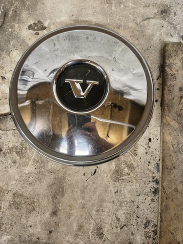 Volvo p1800 hub cap - p1800,