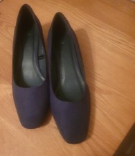 NEW Ladies Size 7(EEE) Navy Block Heel Shoes. Smart faux suede and 1.5" Heel.
