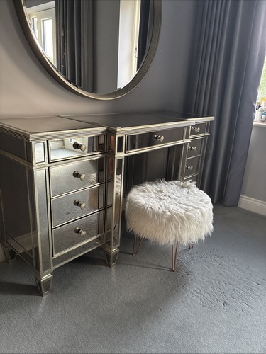 Mirrored venetian dressing - mirrored,
