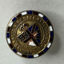 Small WW2 Canadian Army navy & Air Force veteran Enamel Badge 13 mm 