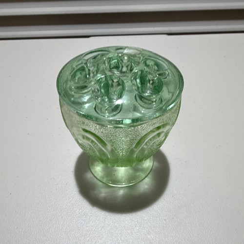 Green glass round flower - green,