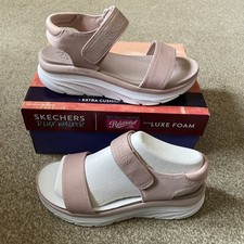Skechers D'Lux Walker New