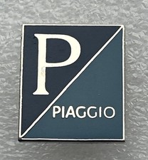 Piaggio vespa rider enamel - rider,