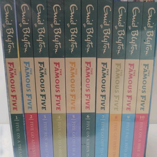 New famous five - famous, blyton