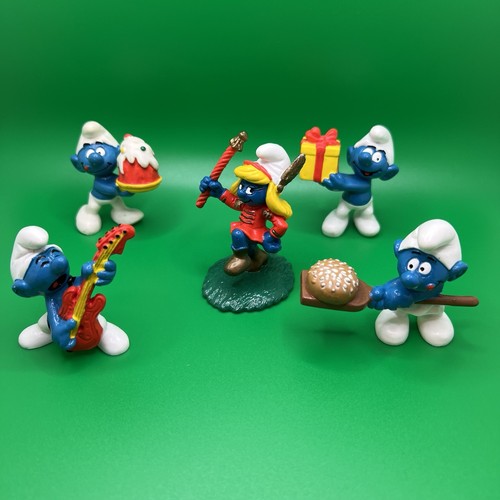 Vintage 1996 smurfs - vintage,