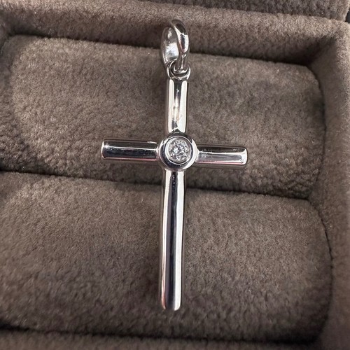 9ct white gold diamond cross - 9ct,