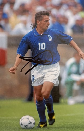 Genuine roberto baggio signed - roberto,