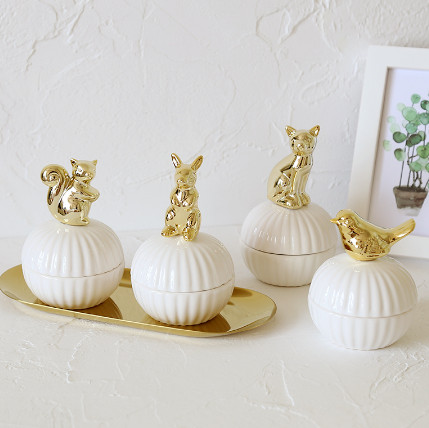 Animal figurine decor