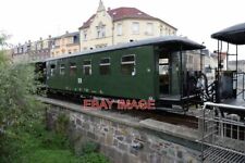 PHOTO  DR TYPE KB (NUHZ) 2ND CLASS COACH NO.970-473 OF THE DOLLNITZBAHN AT OSCHA