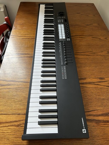 Novation launchkey midi - novation,