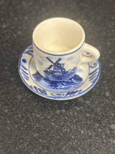Delft miniature hand painted - hand,