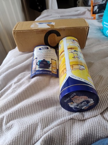 Tetley tea cookie stacking - tea,
