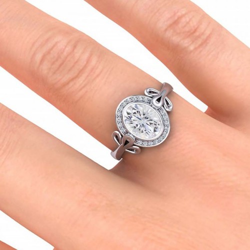 Oval cut diamond - ct,