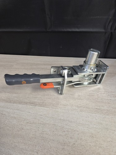 R45 ratchet curtain - r45, tensioner