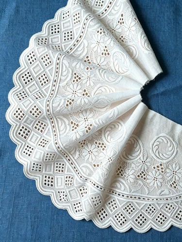 Yard white eyelet embroidery - 1,