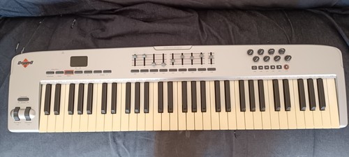 Audio oxygen keyboard - m,