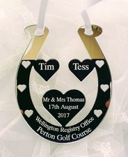 WEDDING GIFT PERSONALISED HORSE SHOE MR & MRS THOMAS BRIDE & GROOM KEEPSAKE 