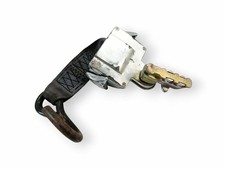 Q5305342 central rear seat