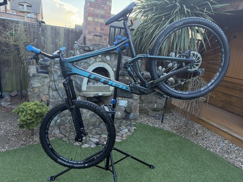 Cube stereo 160 race - cube,