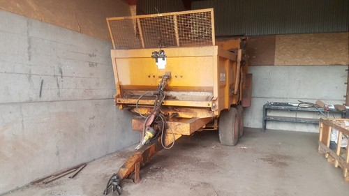 Richard western muck spreader