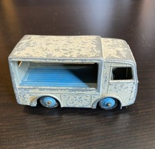 Diecast Dinky Toys 30V N.C.B
