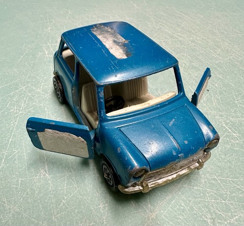 Corgi british leyland mini - british,