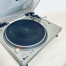 Technics SL-1200 Turntable