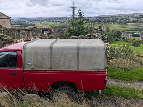 Toyota hilux truckman top - toyota,