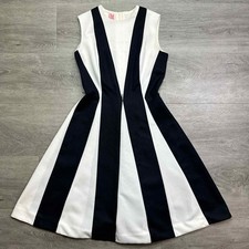 Vintage 1960’s Liza Peta Monochrome Crimplene Dress Size 10 *
