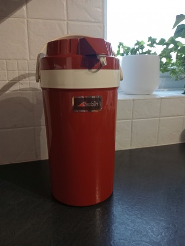 Retro aladdin pump - a, drink