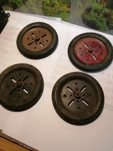 Meccano wheels and - meccano, black