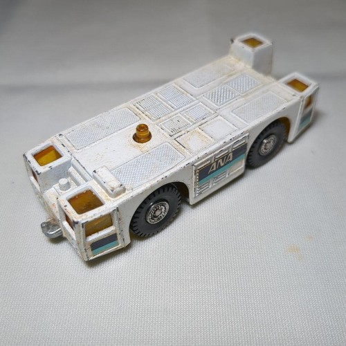 Tomica mitsubishi towing - mitsubishi,