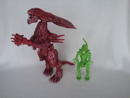 Alien green xenomorph warrior - alien,