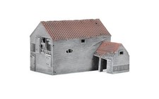 R7379 Hornby OO Gauge Derelict Farm Building