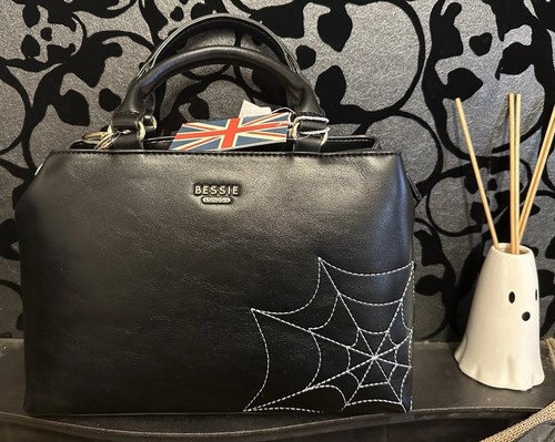 Maxx bessie london - maxx/bessie,