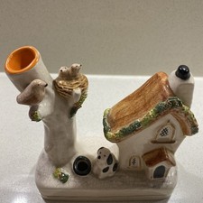Staffordshire quil Pen Holder