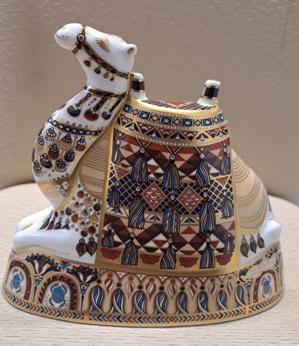 Royal crown derby - royal, paperweight