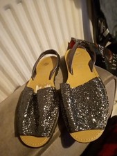 Womens Size 5 Grey Sparkly
