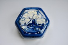 Vintage Delft Blauw Pottery