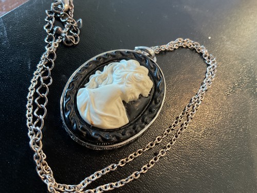 Cameo pendant lady - pendant,