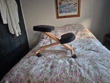 Kneeling posture chair Used