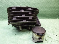 Cylinder with piston 025